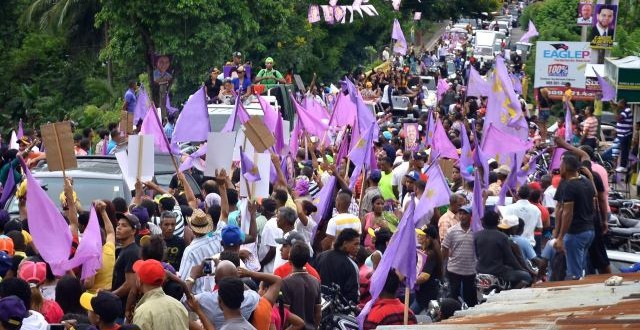 MARCHA EN RESPALDO A REELECCION